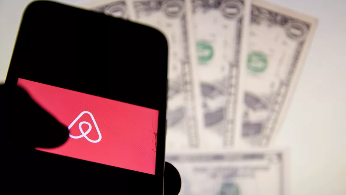 Airbnb debiutuje na giełdzie. Straciło miliony przez koronawirusa