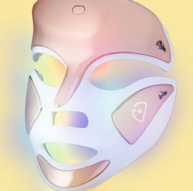 Na zdjęciu przedstawiona została maska LED DRx SpectraLite ™ FaceWare Pro Dr. Dennis 
