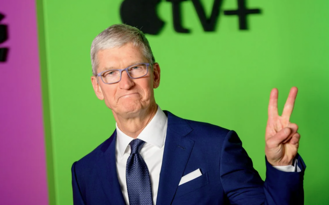 Szef Apple odgryza się Facebookowi