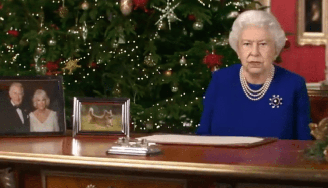 Życzenia królowej Elżbiety II jako oszustwo deepfake. Zobacz film
