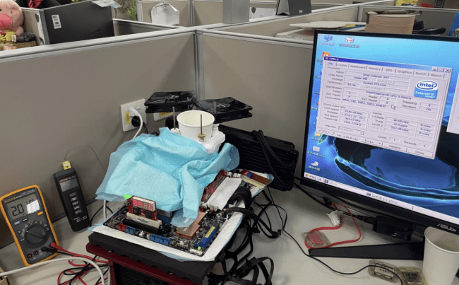 14-letni procesor Celeron D podkręcony do 8,36 GHz