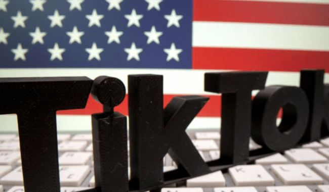 Jedziecie do USA? Zróbcie porządek w social mediach