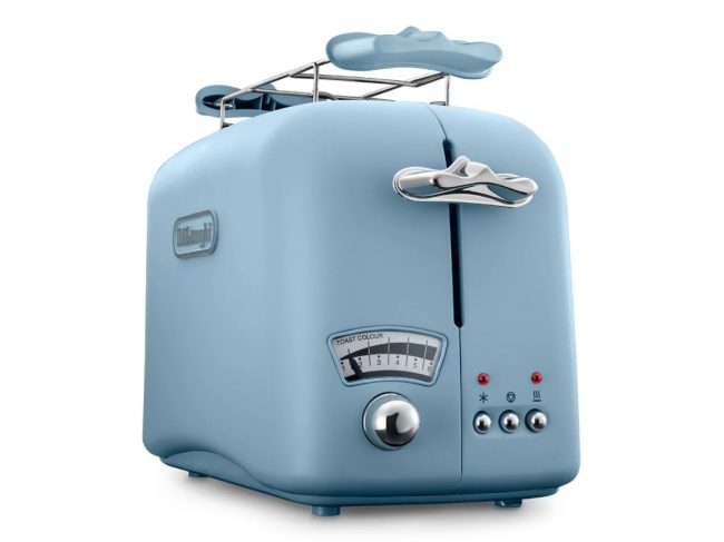 Na zdjęciu znajduje się piękny toster do codziennego użytku Argento Flora CT021.AZ w kolorze pastelowego błękitu.