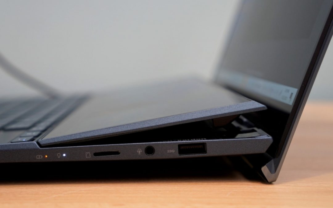 Laptop z dwoma ekranami Asus ZenBook Duo – dobry pomysł?