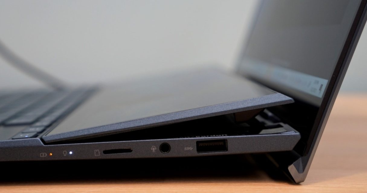 Laptop z dwoma ekranami Asus ZenBook Duo – dobry pomysł?