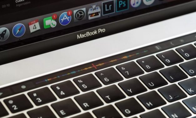 Microsoft nabija się z Apple w reklamie Surface Pro 7