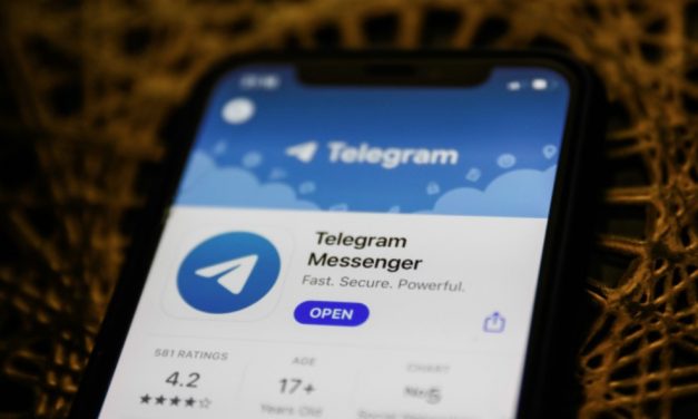 Założyciel aplikacji Telegram mówi wprost: “iPhone utknął w średniowieczu”