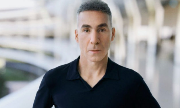 Dan Riccio z Apple’a zajmie się projektem AR/VR – zmienił stanowisko