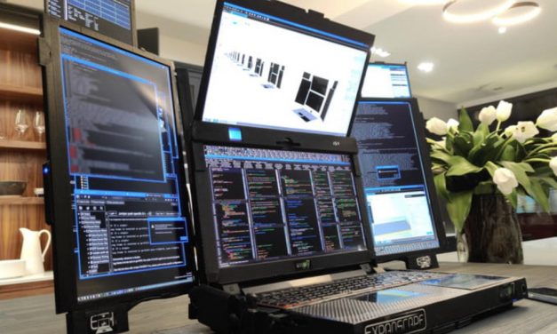 Laptop Aurora 7 ma aż siedem ekranów! To trzeba zobaczyć!