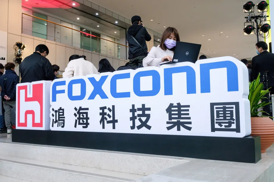 Foxconn: niedobór komponentów potrwa przynajmniej do 2022