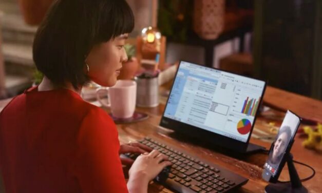 Motorola: twój smartfon może być komputerem!