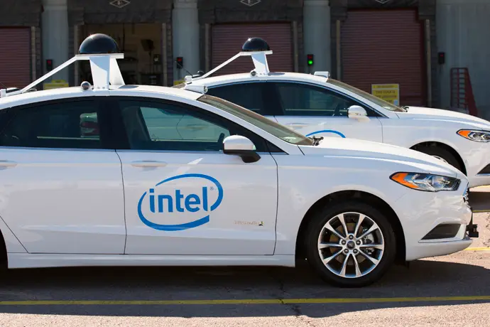 Intel będzie produkować części do samochodów elektrycznych