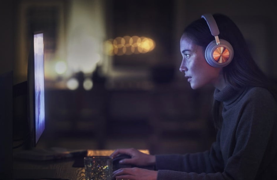 B&O Beoplay Portal to słuchawki stworzone dla graczy