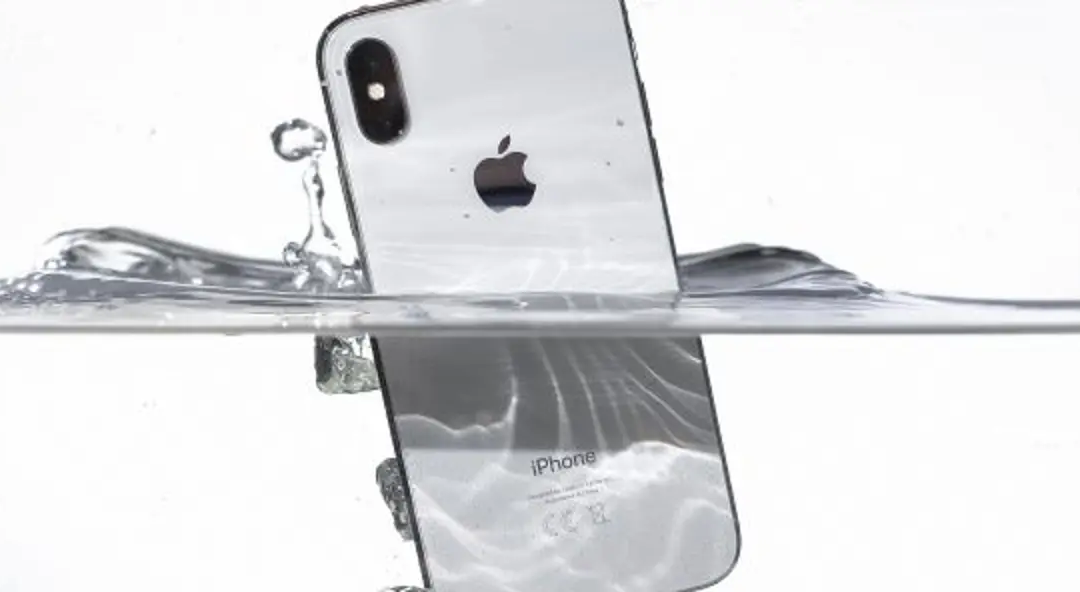 Apple stanie przed sądem. Poszło o wodoodporność iPhone’ów