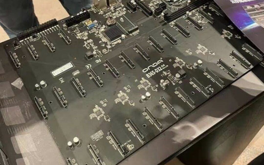 Płyta główna do kopania kryptowalut ma aż 32 porty SATA HDD & SDD!
