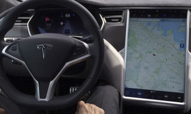 Tesla nie otrzyma jednak prawdziwego autopilota w tym roku?