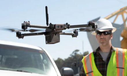 Skydio rozpoczęło wysyłkę pierwszych profesjonalnych dronów