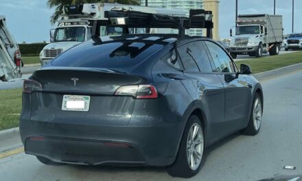 Tesla testuje technologię Lidar? Tajemniczy samochód na ulicach