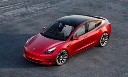 Tesla musi wycofać prawie 300 tys. samochodów w Chinach
