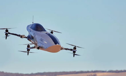 Airspeeder prezentuje pierwszy latający samochód wyścigowy