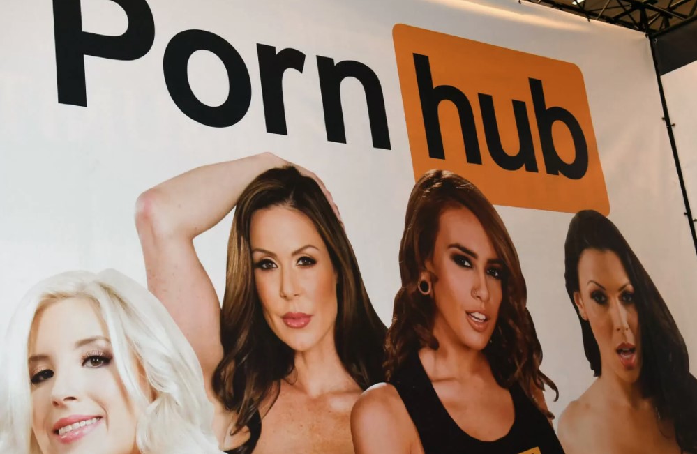 Wielka Brytania na lockdownie, czyli PornHub, gry wideo i treści na Only Fans