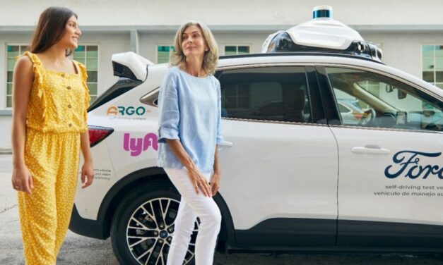 Lyft ma już w swojej flocie autonomiczne samochody Ford