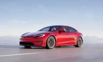 Tesla otwiera dla wszystkich swoją sieć ładowarek Supercharger