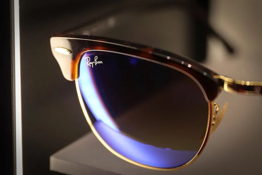 Facebook stworzy smart okulary we współpracy z Ray-Ban