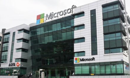 Microsoft wypłaci po 1500 dolarów swoim pracownikom. Premia za pracę w czasie pandemii