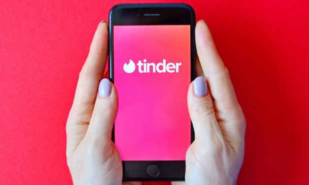 Tinder wprowadza weryfikację dowodem osobistym