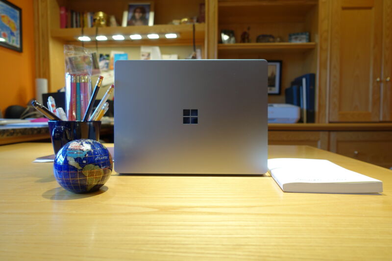 Microsoft planuje Windowsa 11 SE i nowego, taniego Surface’a