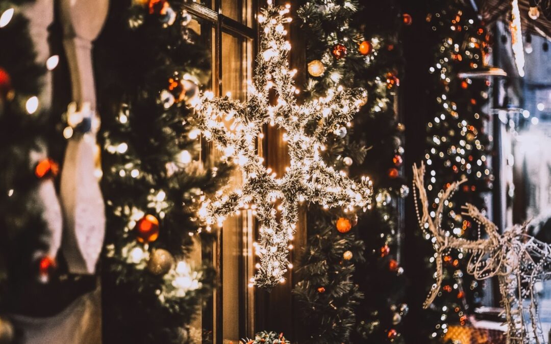 Oświetlenie świąteczne zewnętrzne – TOP 5 najciekawszych girland