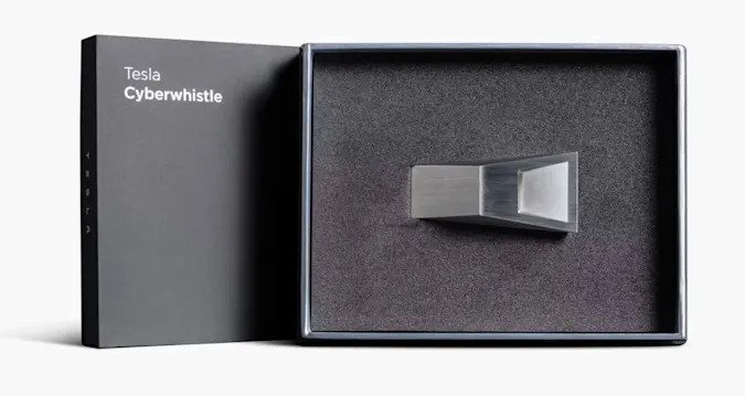 Tesla Cyberwhistle – gwizdek za 50 dolarów od Elona Muska