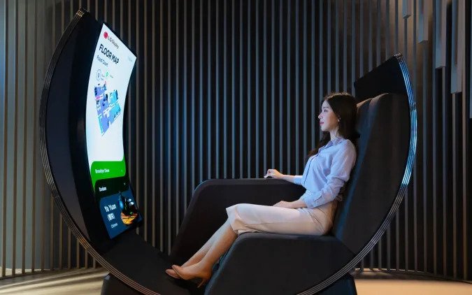 LG prezentuje dwa nowe zakrzywione “telewizory” OLED