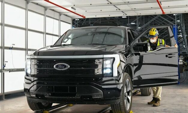 Ford chce podwoić produkcję modelu F-150 Lightning