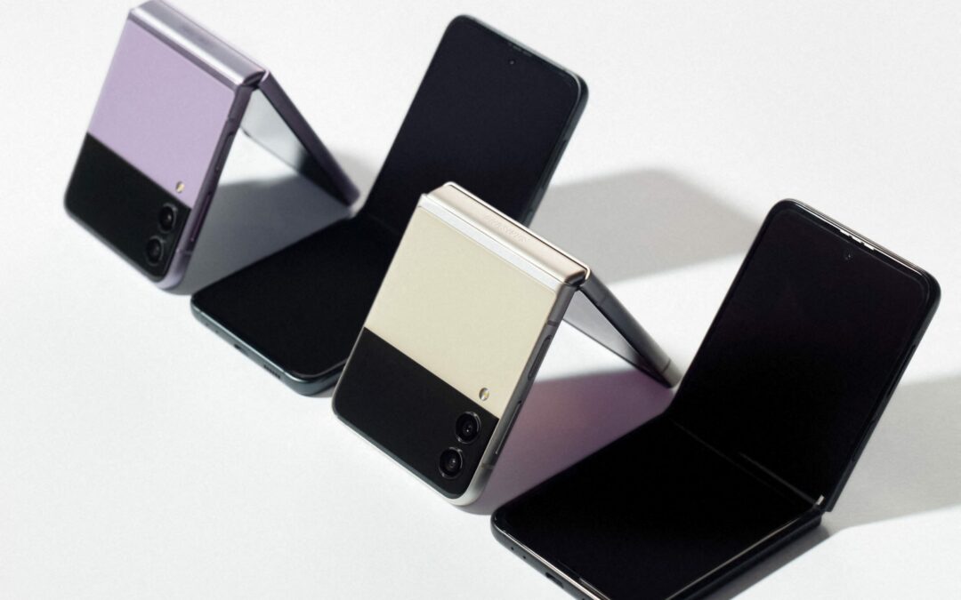 Ile złożeń wytrzyma Samsung Galaxy Z Flip 3? 418 500!