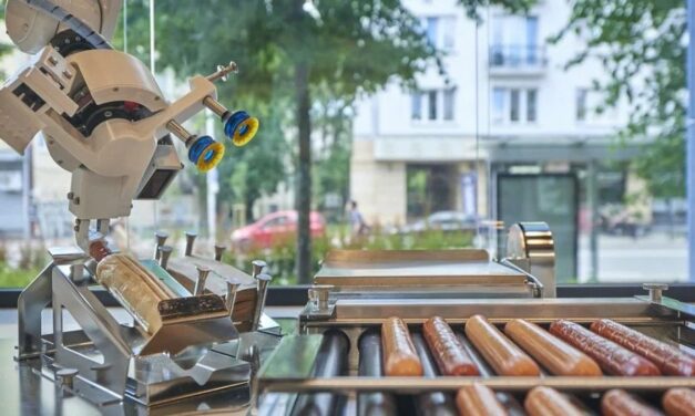 Żabka idzie z duchem czasu. Hot-doga zrobi nam już robot