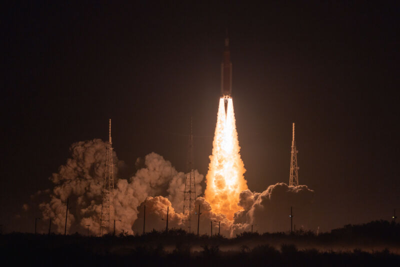 Artemis – start misji zakończony sukcesem, NASA leci na Księżyc