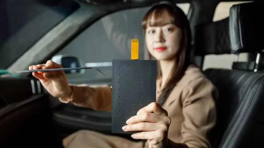 LG Display prezentuje nowe, ultracienkie głośniki samochodowe