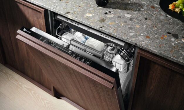 Zawiasy ślizgowe do zmywarki – kiedy trzeba je wybrać?