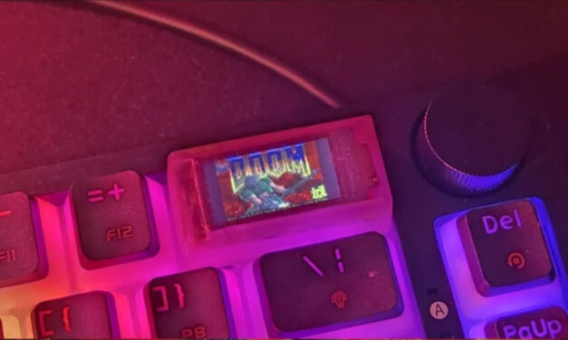DOOM uruchomiony na… klawiszu klawiatury