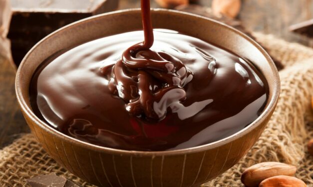 Czekoladziarka domowa, fondue czy fontanna czekoladowa? Najlepsze urządzenia do czekolady