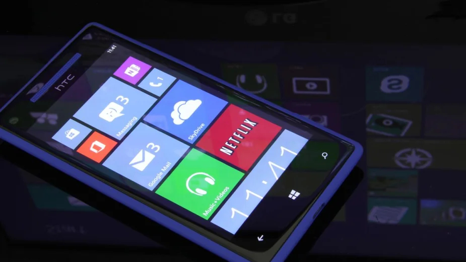 Microsoft żałuje odejścia od Windows Phone