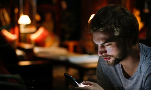 Cyfrowy detoks – co to jest? Czy warto się na niego zdecydować?