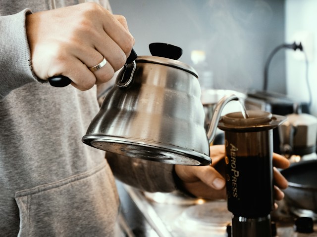 Kawa bez ekspresu – jakie metody parzenia kawy będą najlepsze?