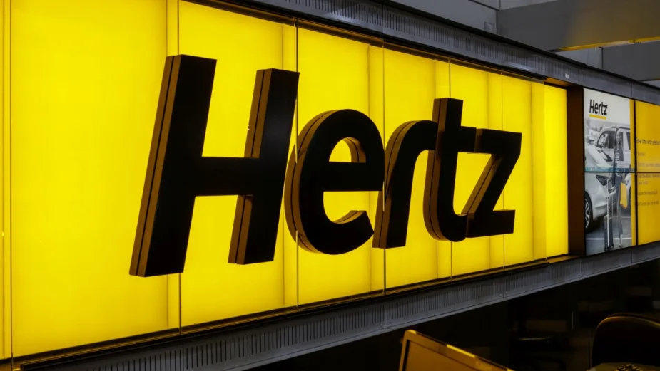 Hertz sprzedaje swoje elektryczne samochody. Są za drogie