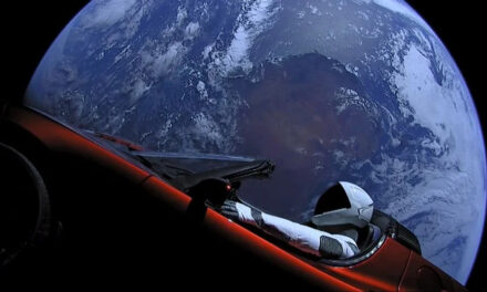 Tesla Roadster pomylona z… asteroidą