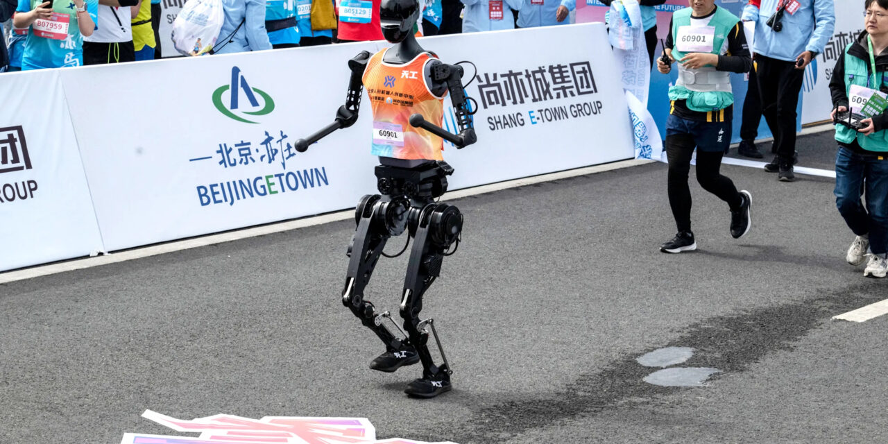 Roboty vs ludzie – kto wygrał półmaraton?