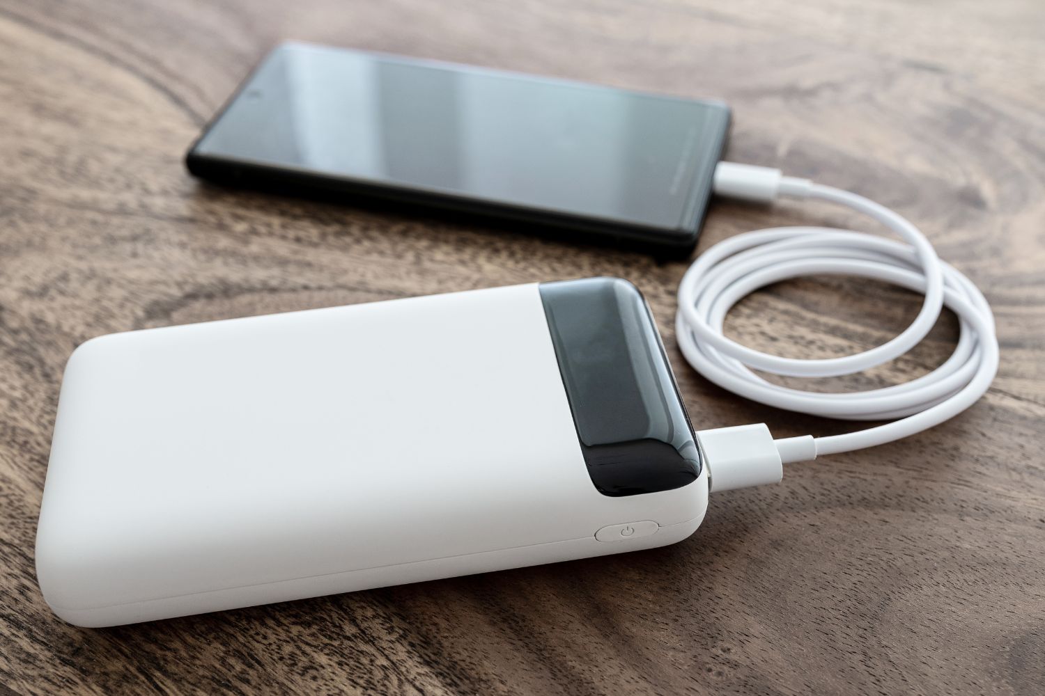 Limit pojemności powerbanków – ile można zabrać na pokład?