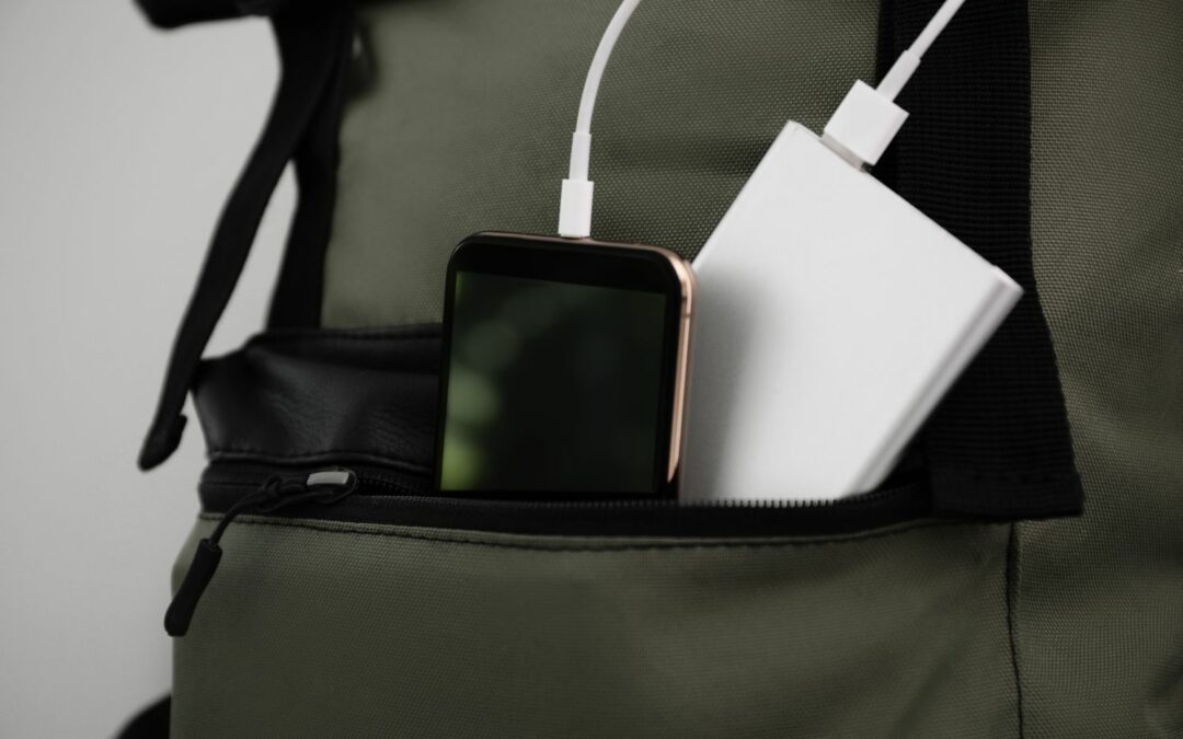 Powerbank w samolocie – co warto wiedzieć przed lotem?